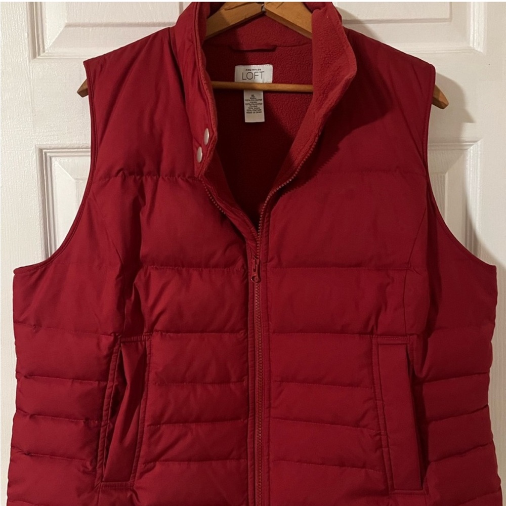 Red Loft XL puffer vest